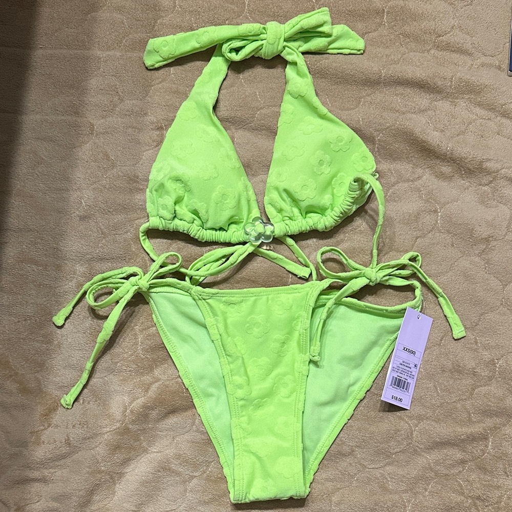 WILD FABLE Neon Green Daisy Textured Bikini Set (top & bottom)